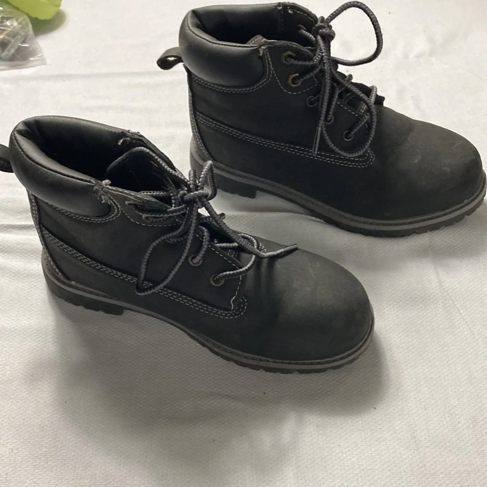 Wonder Nation Boots size 3 (AZ)